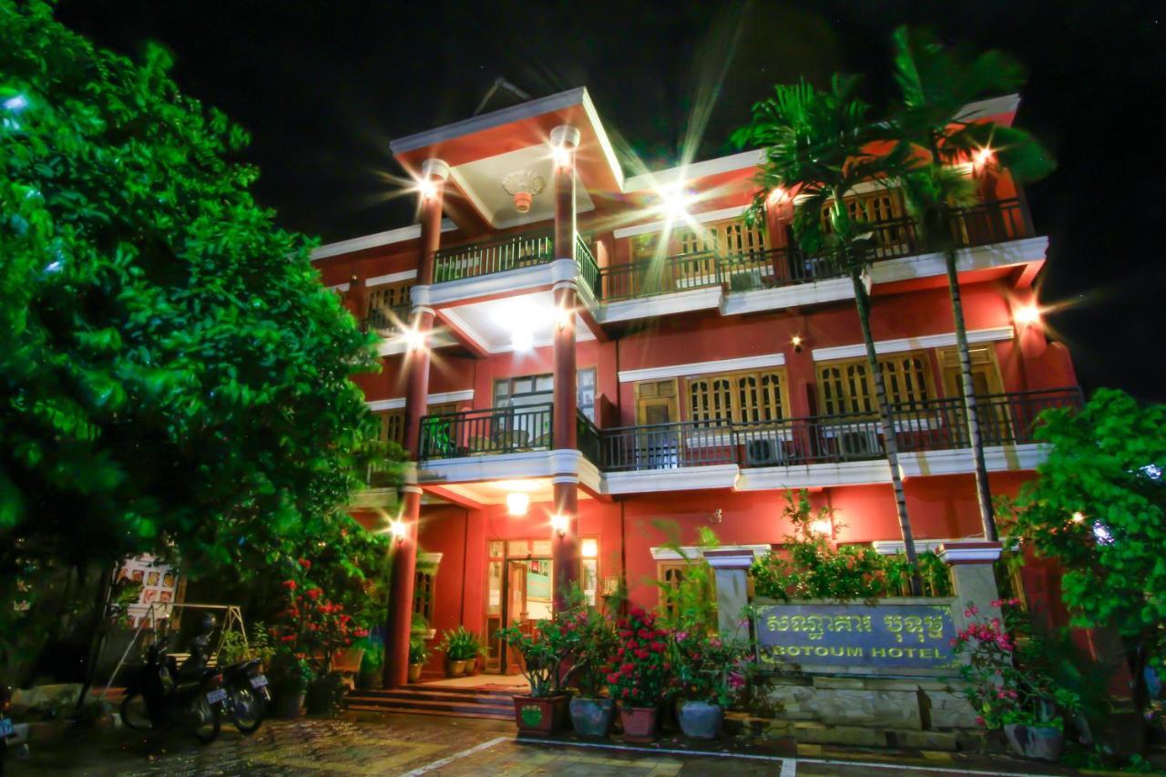 Botoum Hotel Sisophon Buitenkant foto