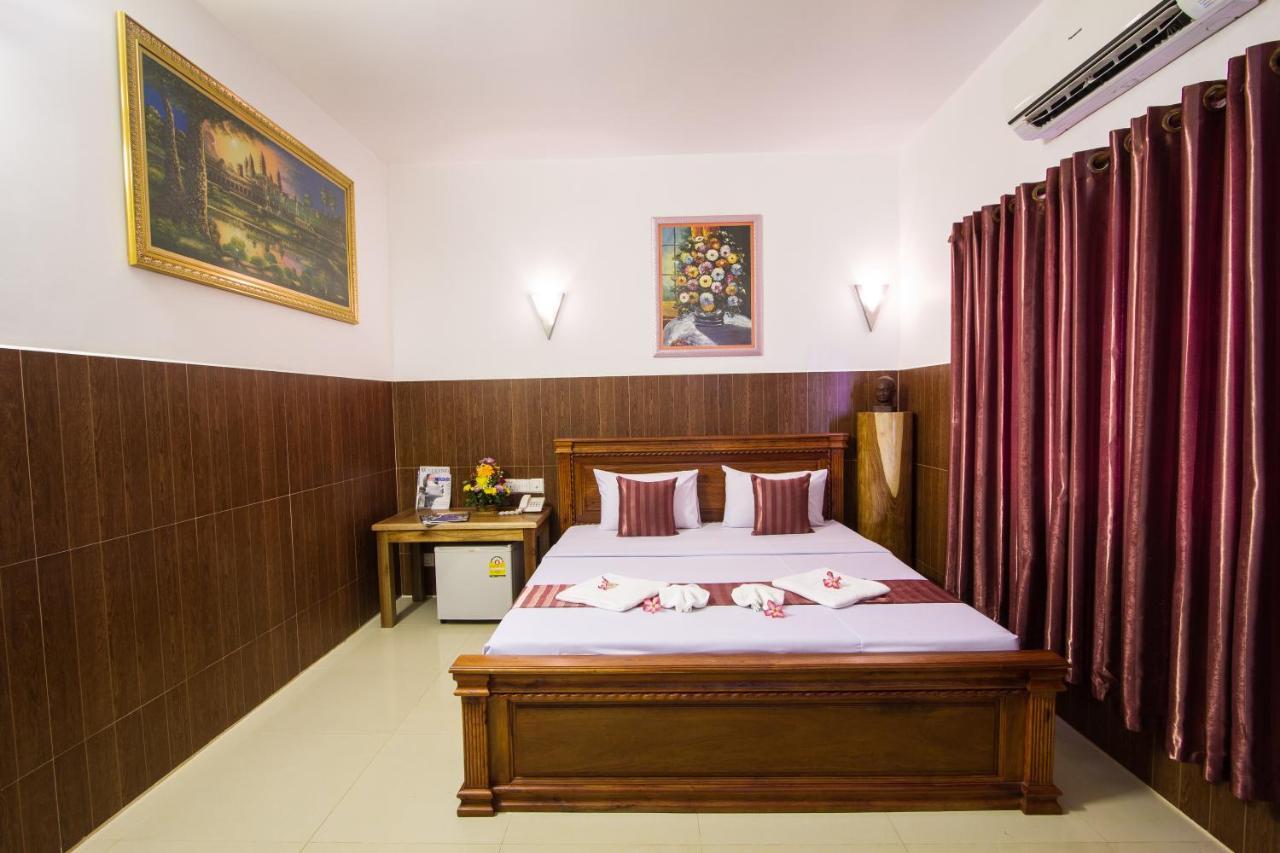 Botoum Hotel Sisophon Buitenkant foto