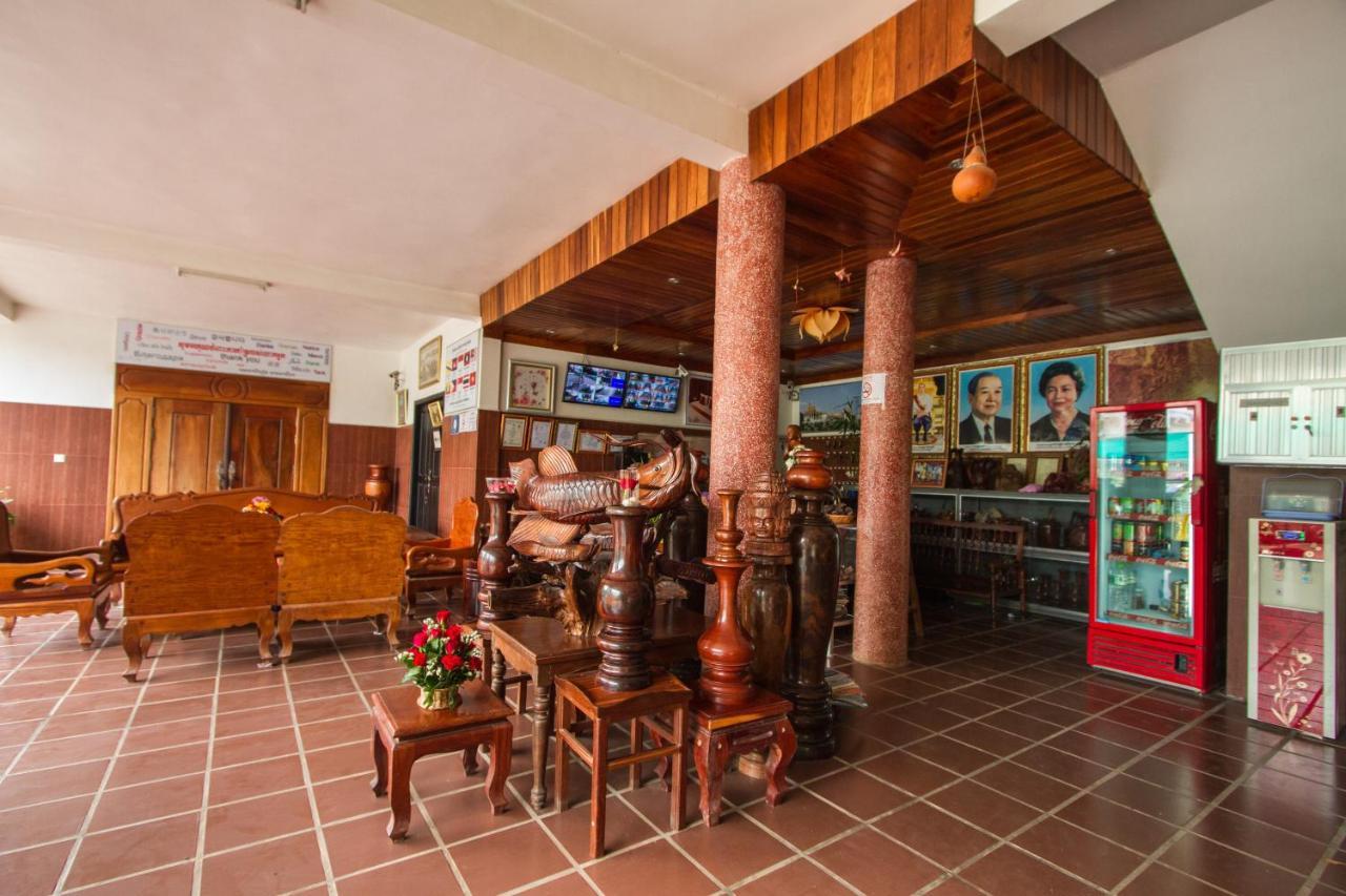 Botoum Hotel Sisophon Buitenkant foto