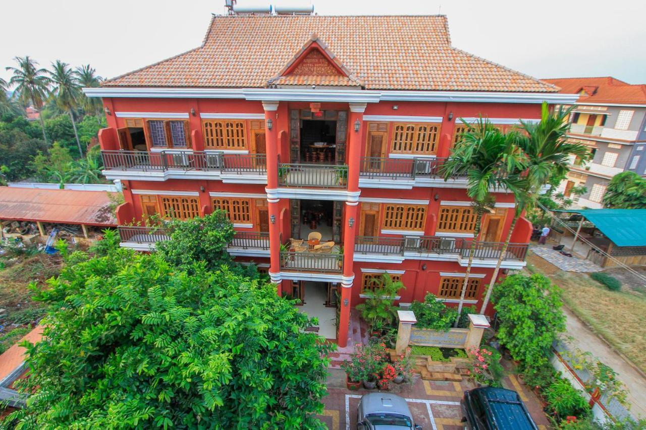 Botoum Hotel Sisophon Buitenkant foto