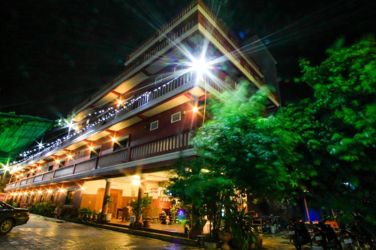 Botoum Hotel Sisophon Buitenkant foto