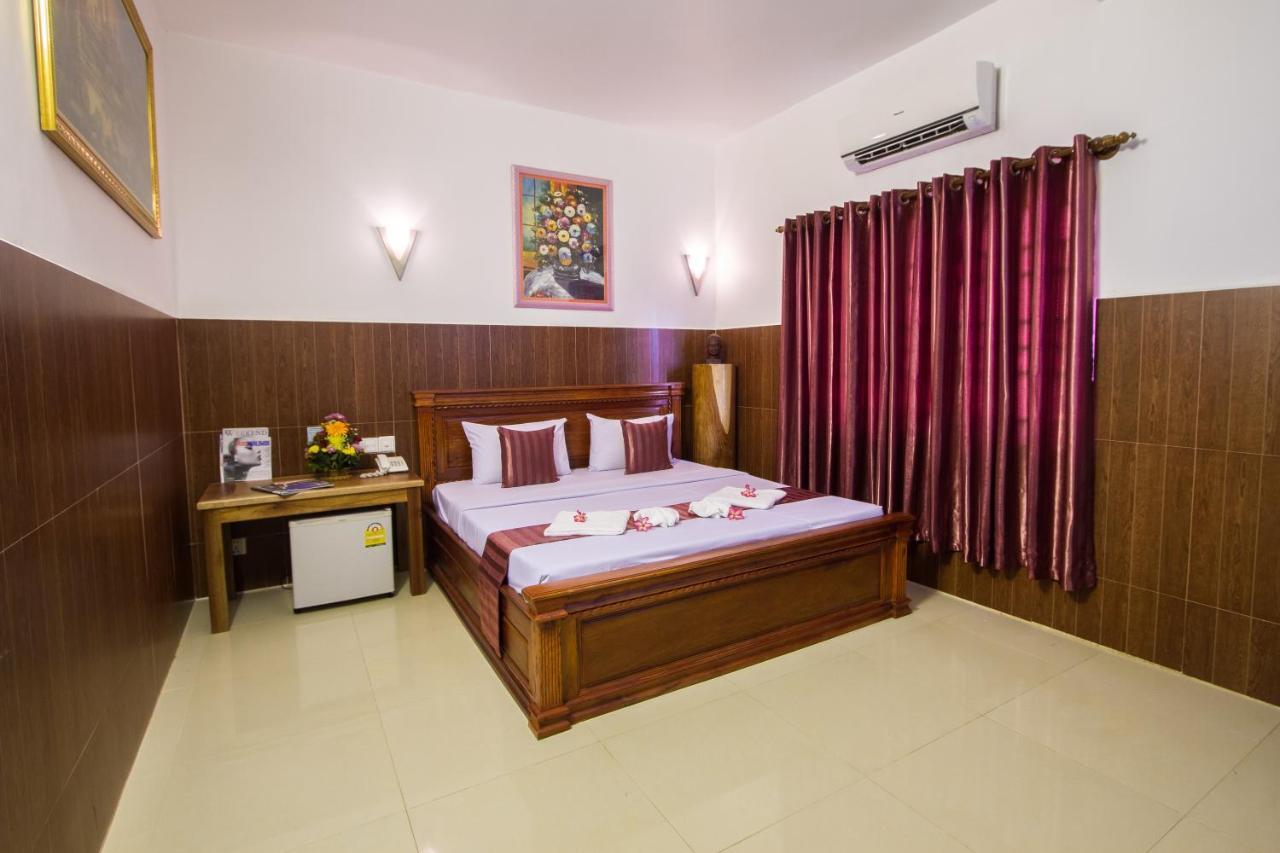 Botoum Hotel Sisophon Buitenkant foto