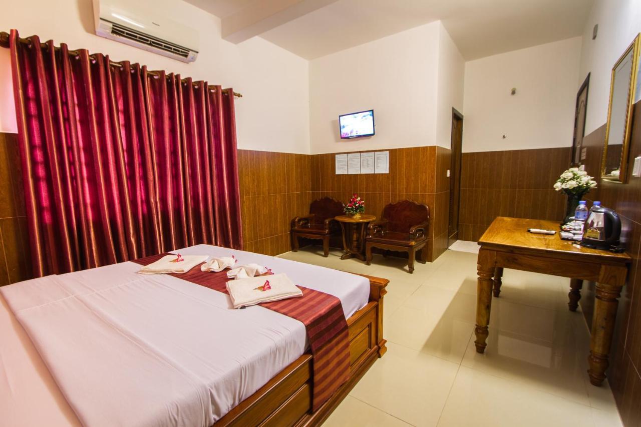 Botoum Hotel Sisophon Buitenkant foto