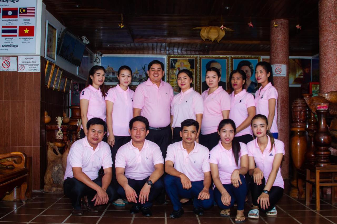 Botoum Hotel Sisophon Buitenkant foto