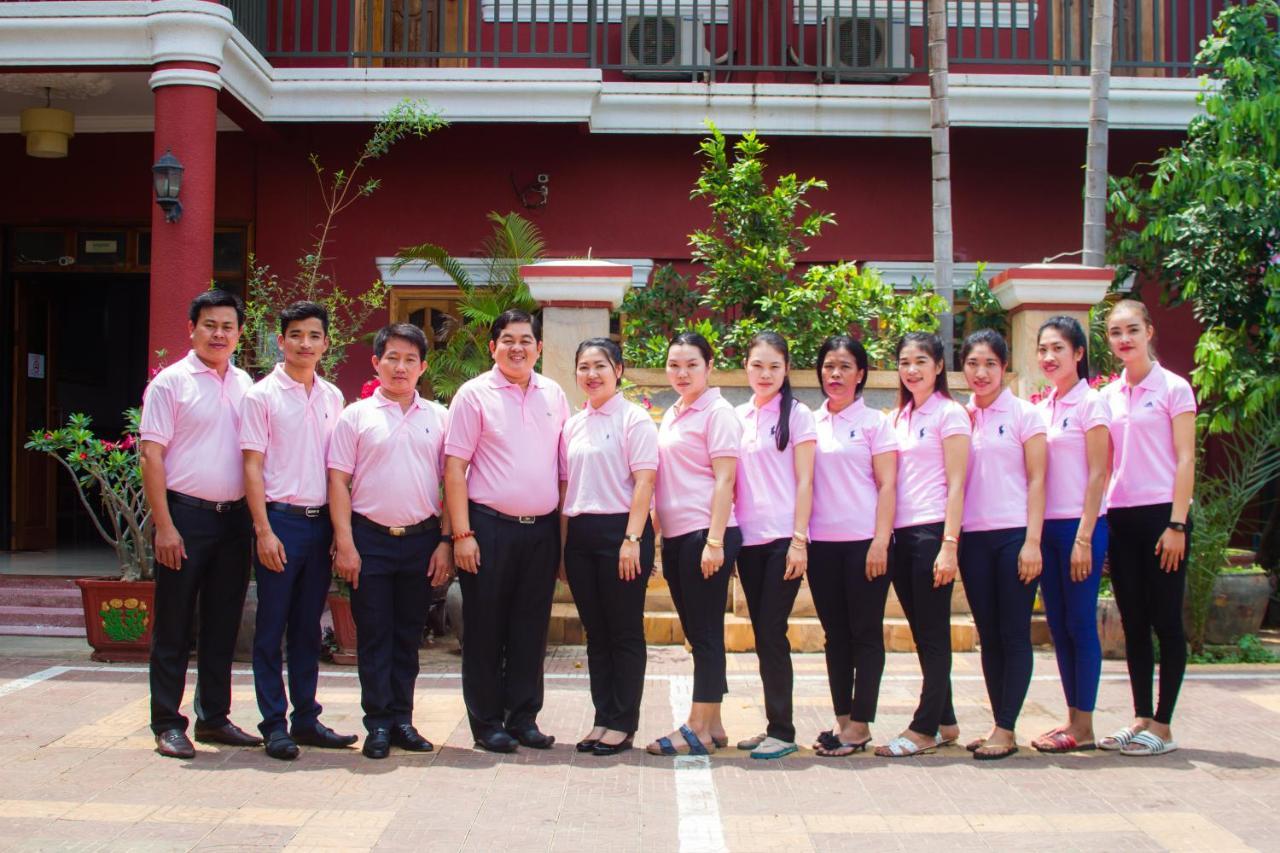 Botoum Hotel Sisophon Buitenkant foto