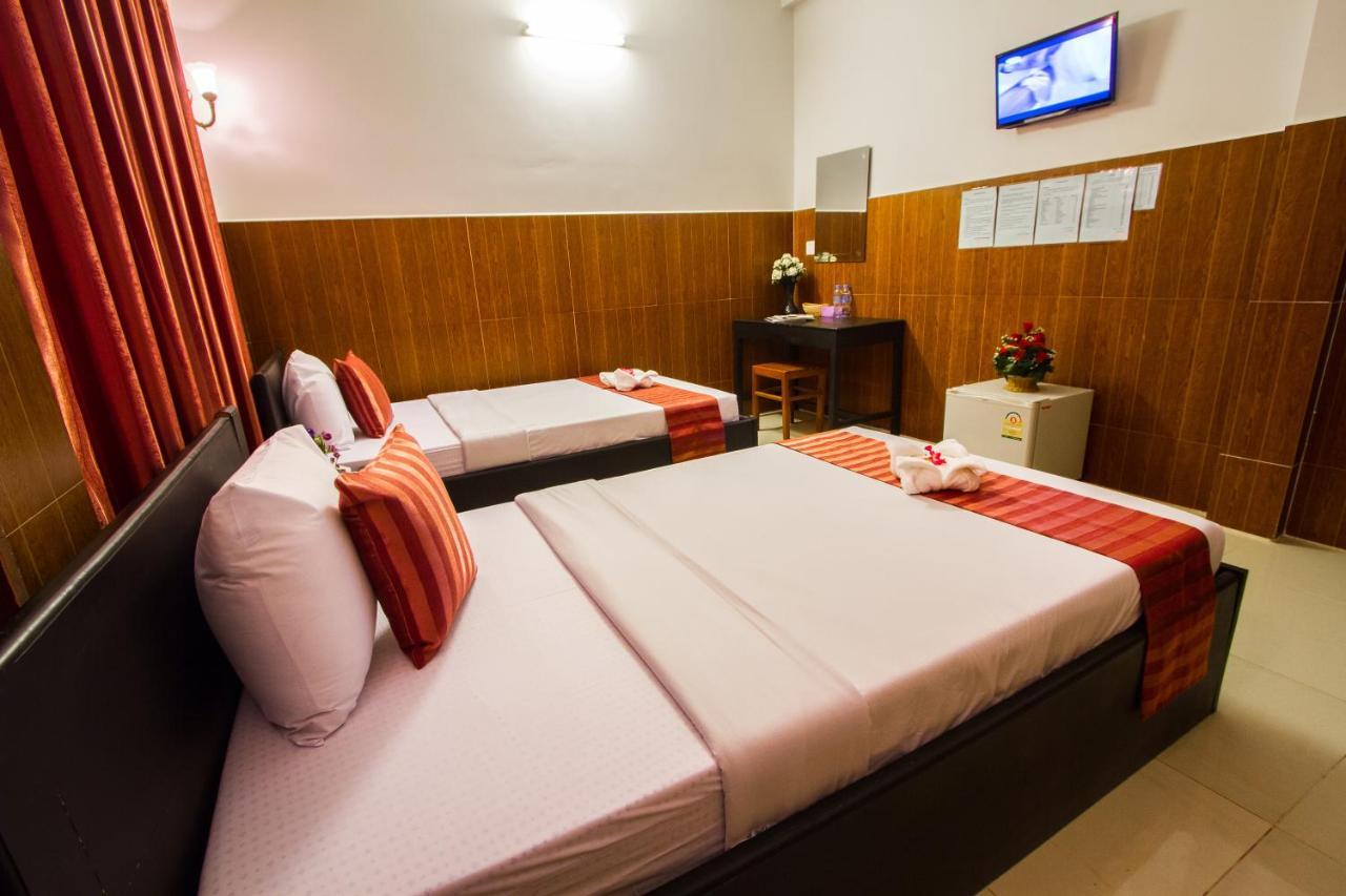 Botoum Hotel Sisophon Buitenkant foto
