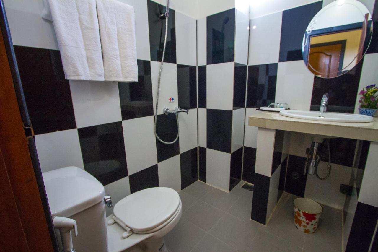 Botoum Hotel Sisophon Kamer foto
