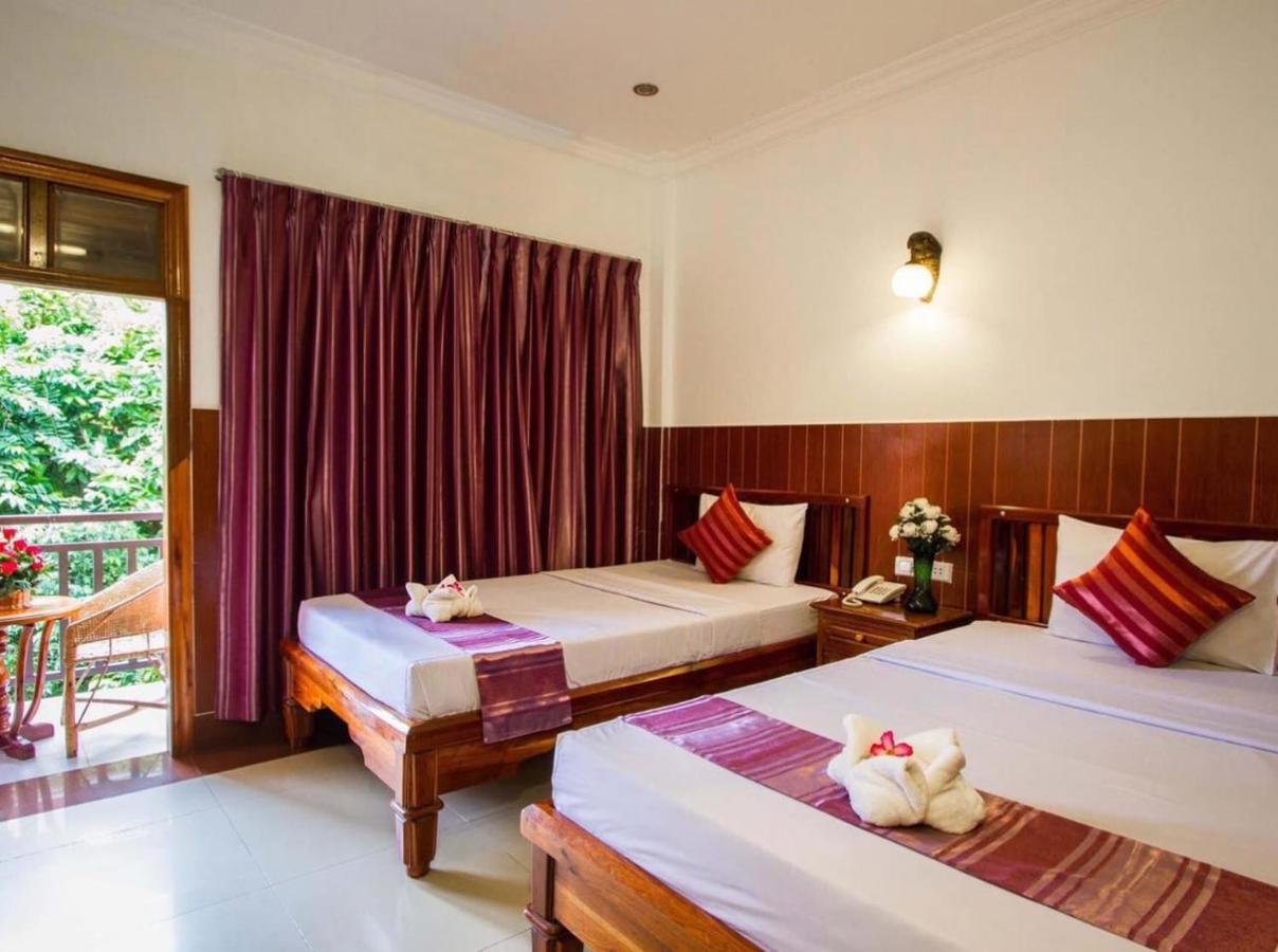 Botoum Hotel Sisophon Buitenkant foto