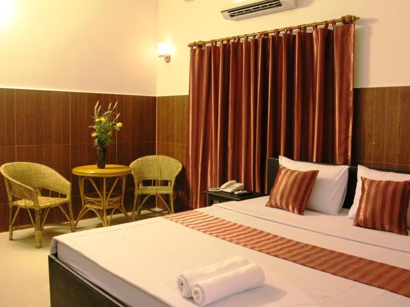 Botoum Hotel Sisophon Buitenkant foto