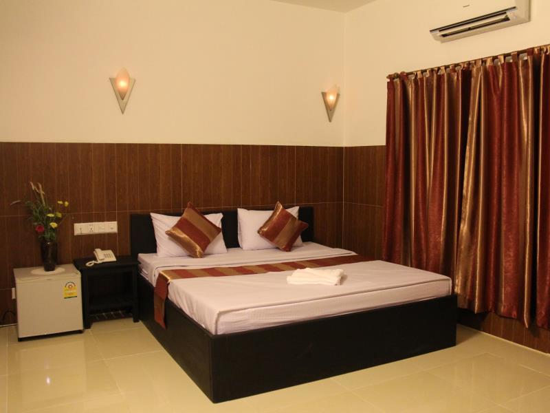 Botoum Hotel Sisophon Buitenkant foto